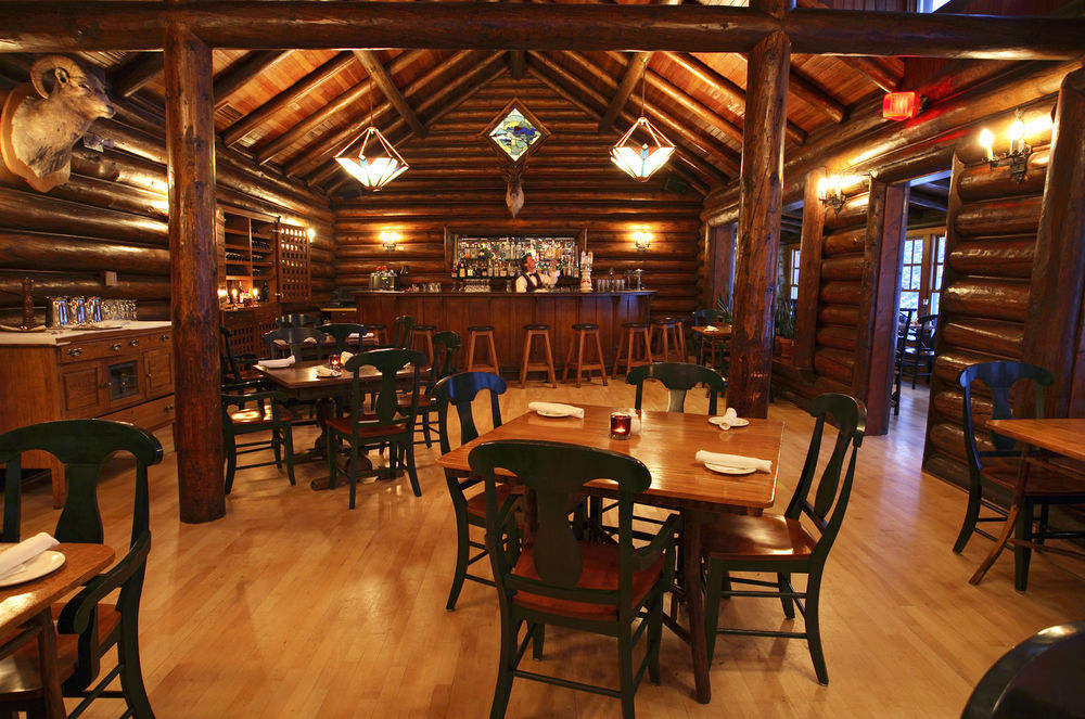 Deer Lodge Lake Louise Restaurant billede